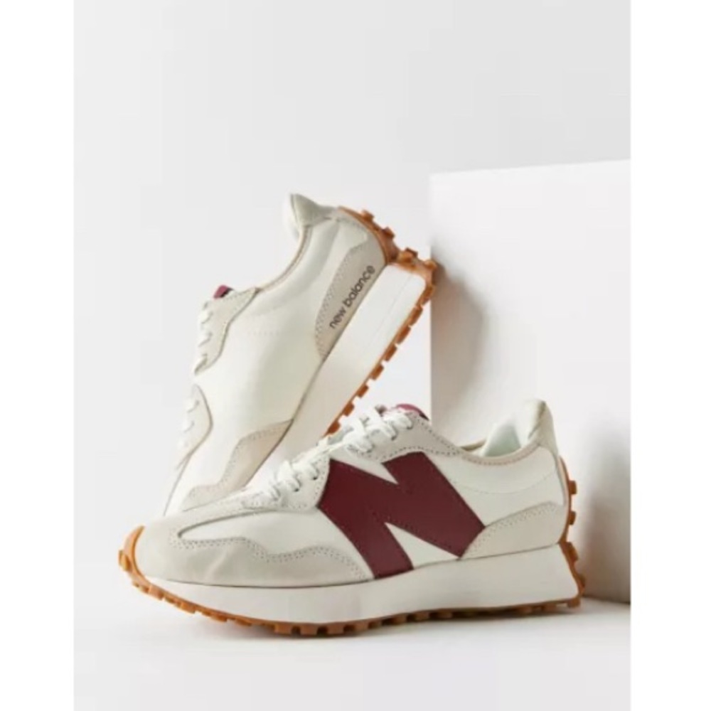 New Balance 327